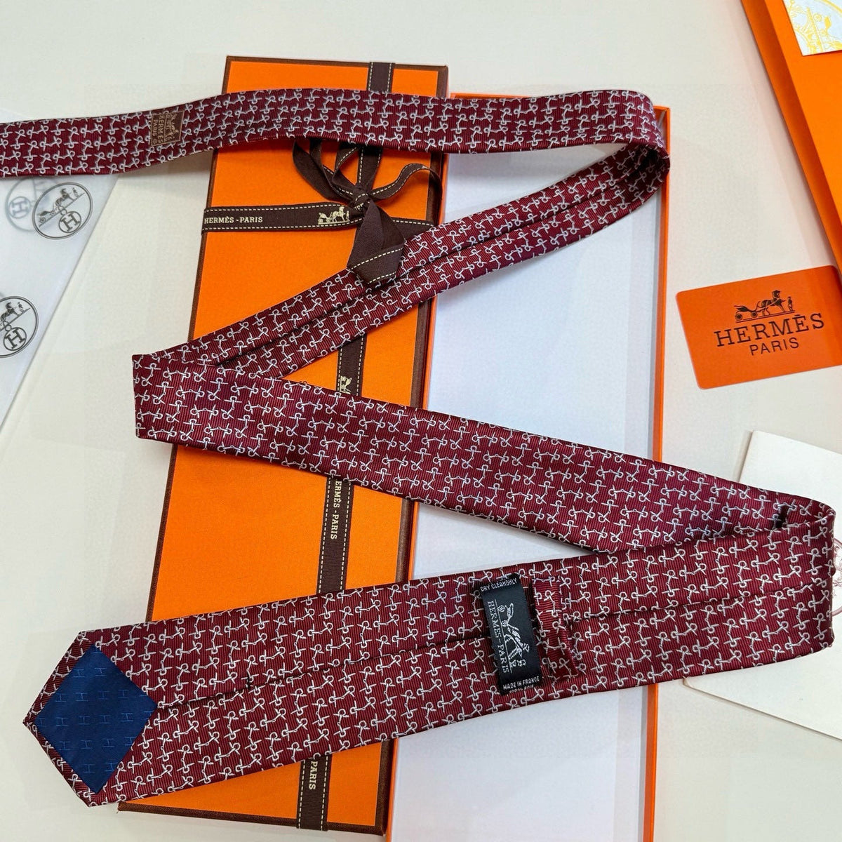 Hermes Style Men's Houndstooth Pattern Silk Tie