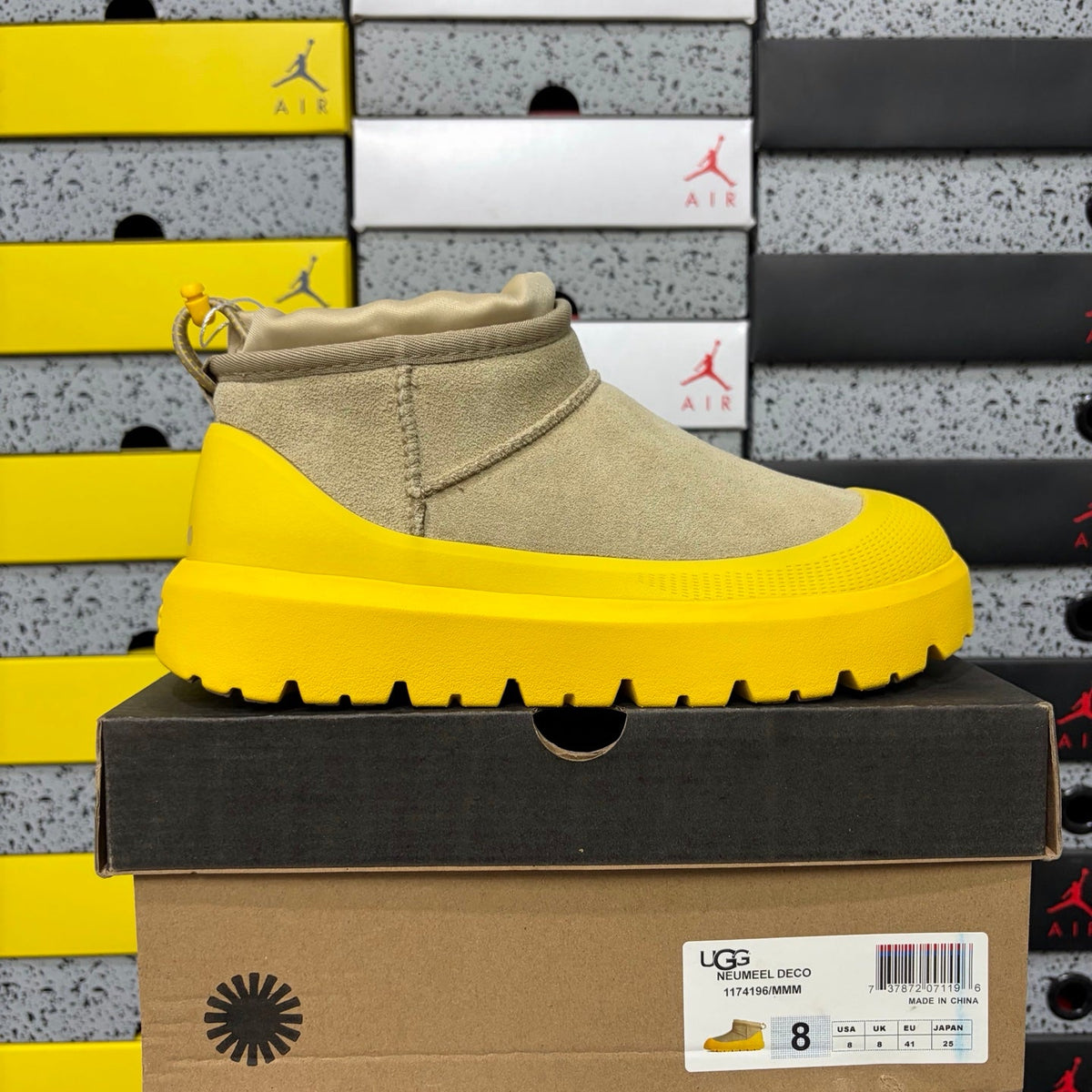 UGG Neumeel Deco Boot – Unisex Suede Ankle Boot in Sand with Yellow Lug Sole