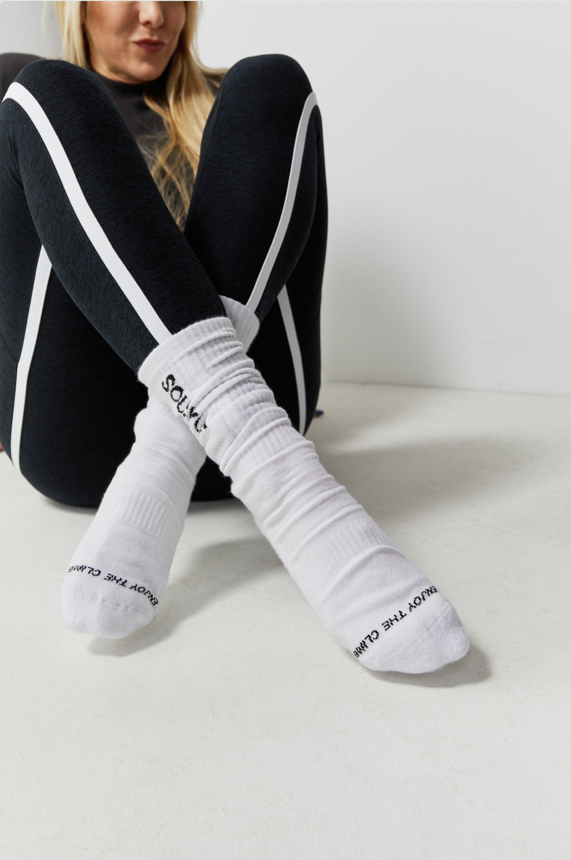 WHITE CALF SOCK