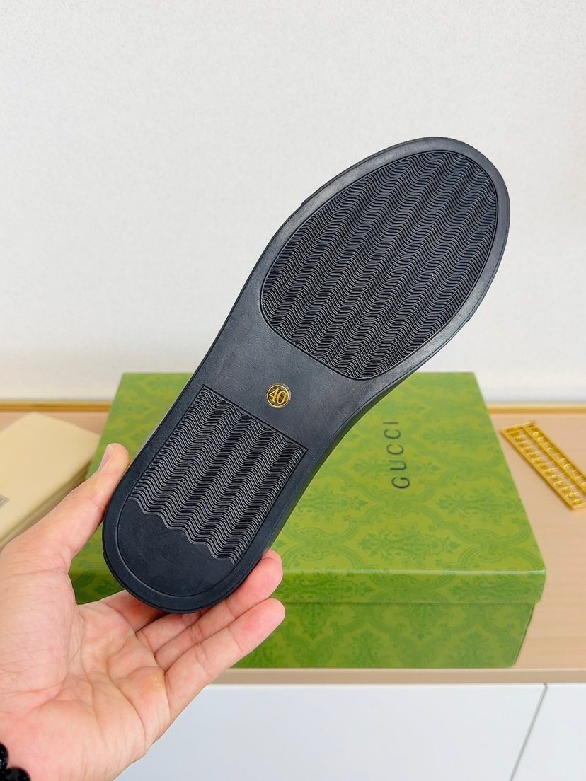 Gucci Men's Black and Dark Blue Patterned Sneakers