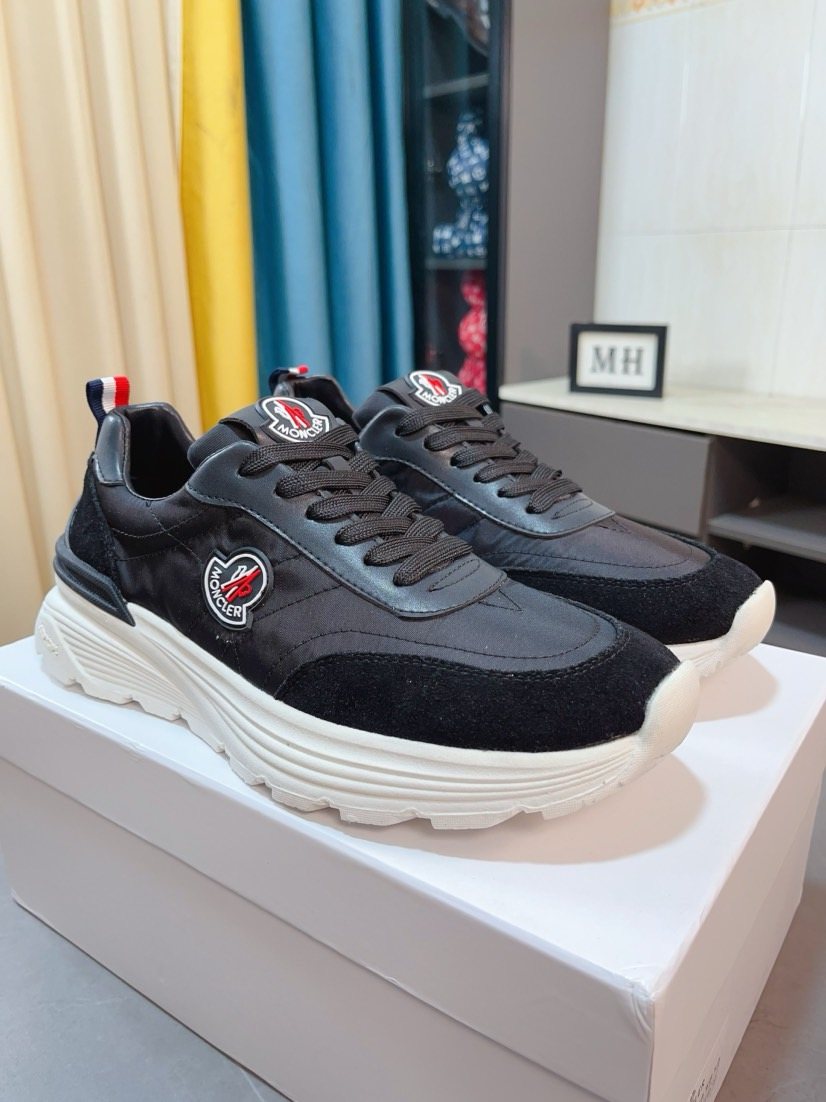 Moncler Men's Black and Charcoal Low-Top Sneakers